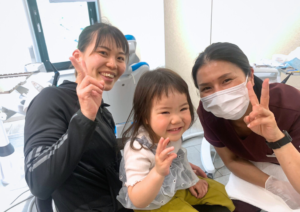 親子と歯科衛生士