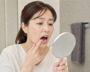 歯を気にする女性